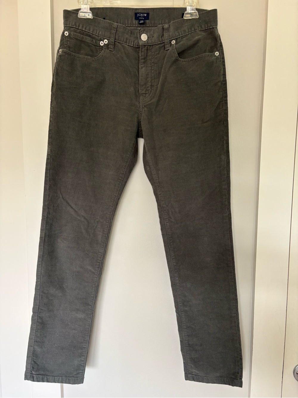 J. Crew — Men’s Gray Corduroy Slim-Fit Flex Pants 29x32